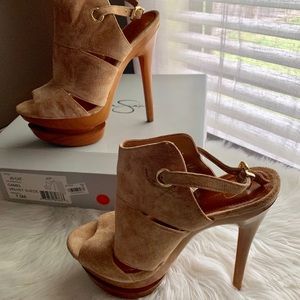 Jessica Simpson Platform Heel